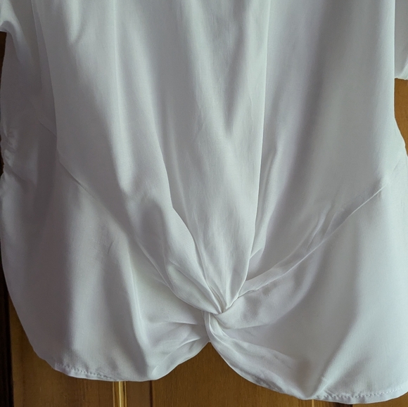 Democracy Extended Short Sleeve Round Neck Woven Top with Metallic Tipping - Picture 6 of 7